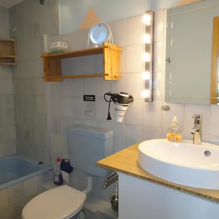 Haus Sandra 5 Mit Terrasse, Parkplatz, Fahrradgarage, Trampolin, Tischtennis *